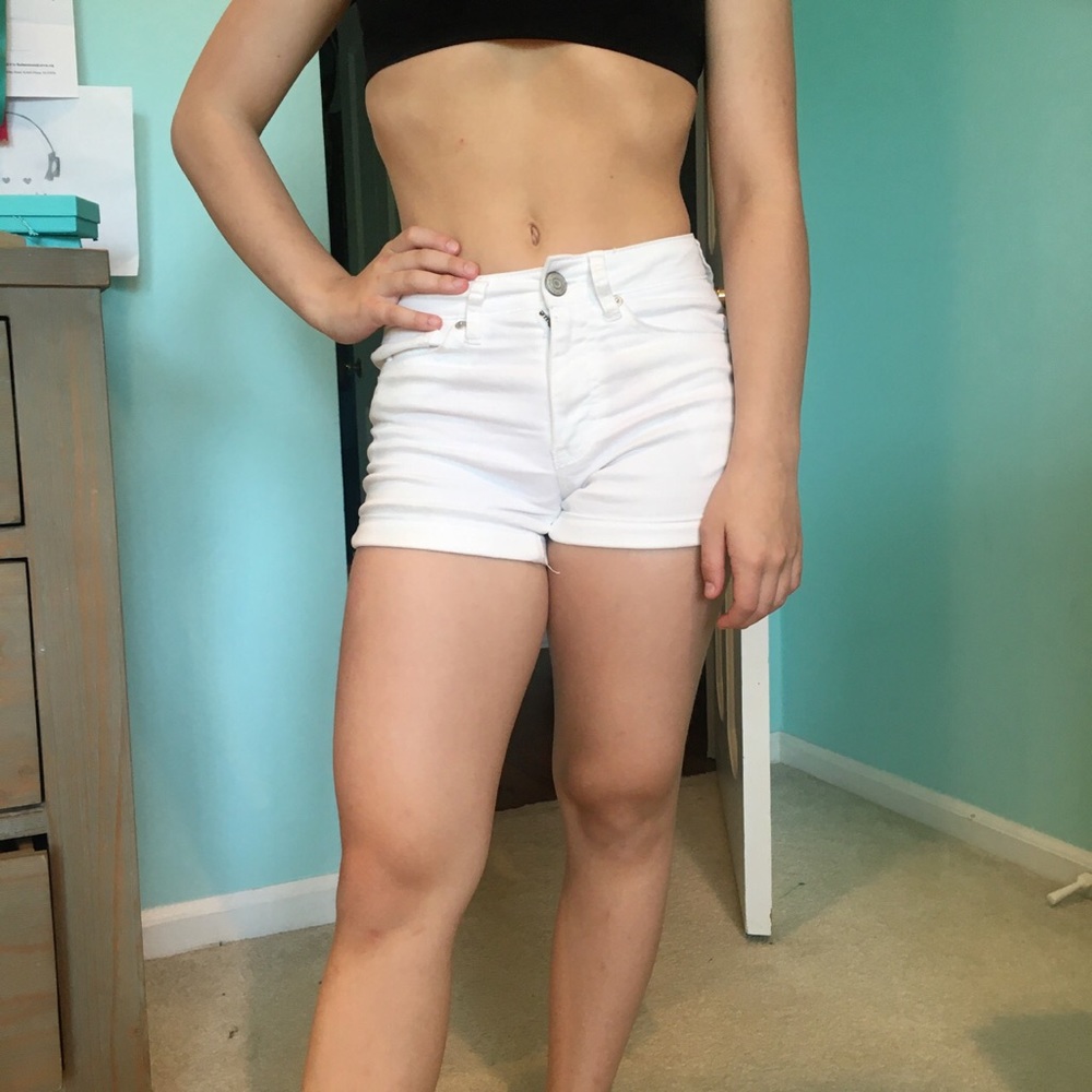 the best aeropostale white shorts!